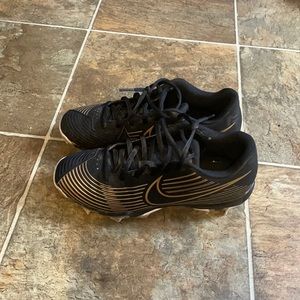 Softball/baseball cleats